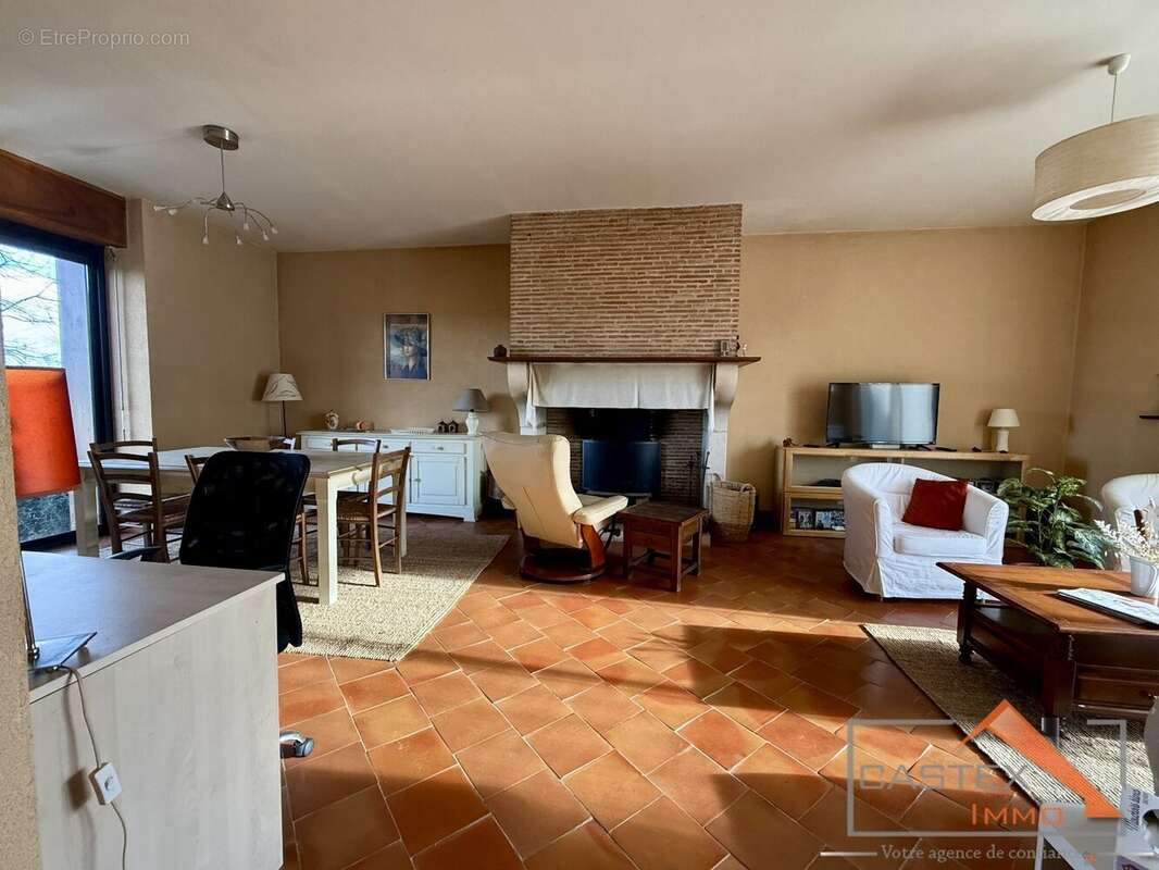 Deux Maisons de Charme avec Cour et Terrain, Idéal Gîte ou Famille ! - photo 12