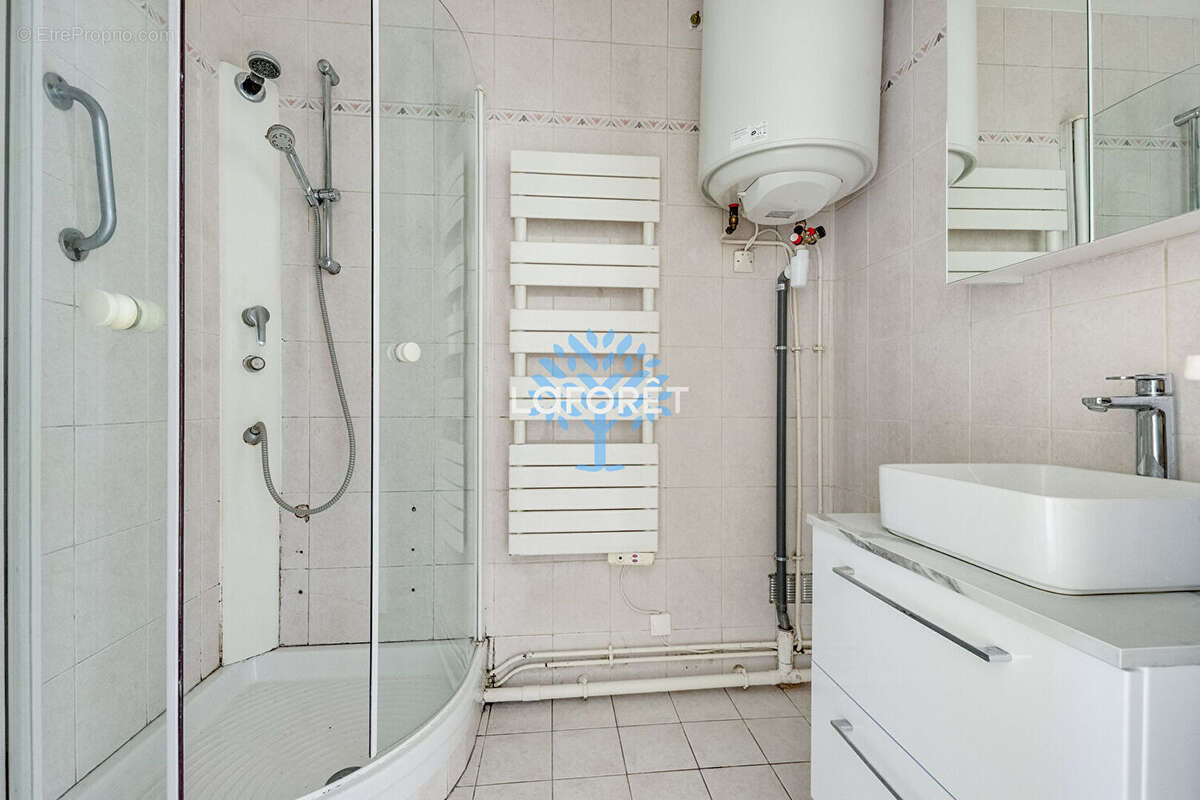 Appartement à PARIS-20E