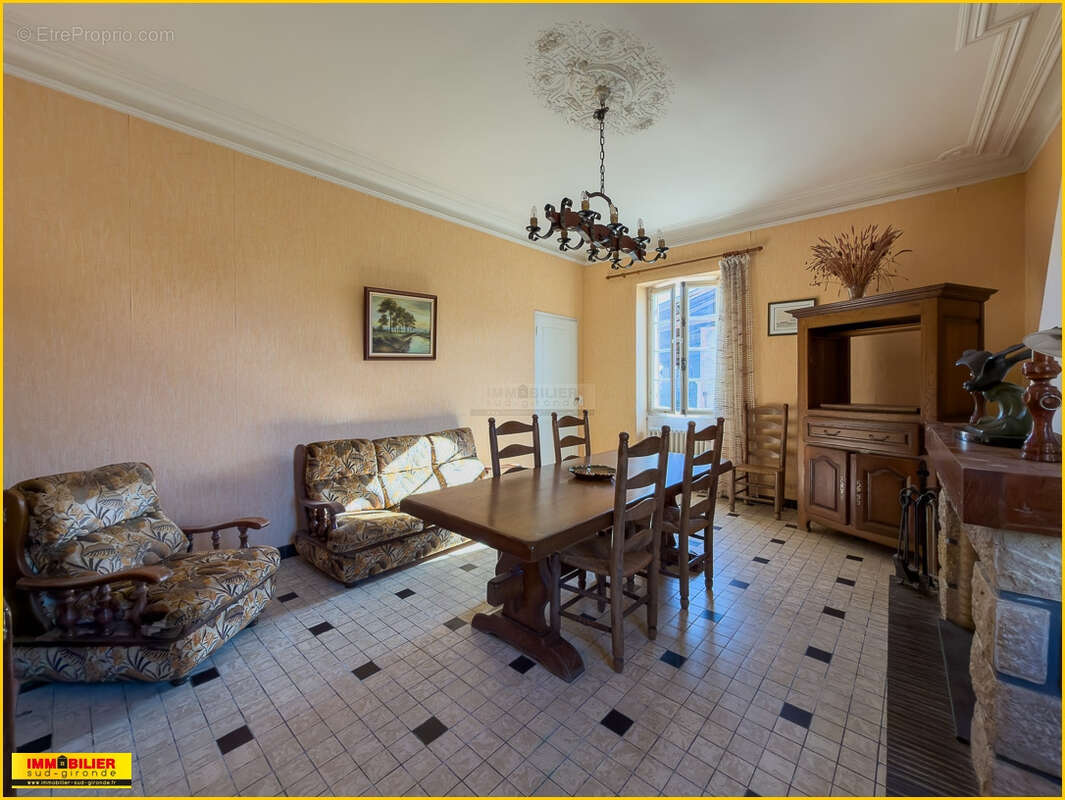 Maison à ILLATS