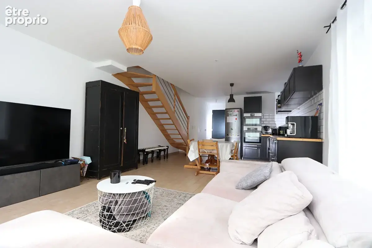 Maison récente de 2015, 3 chambres, jardin, garage - Proche des commerces - photo 4