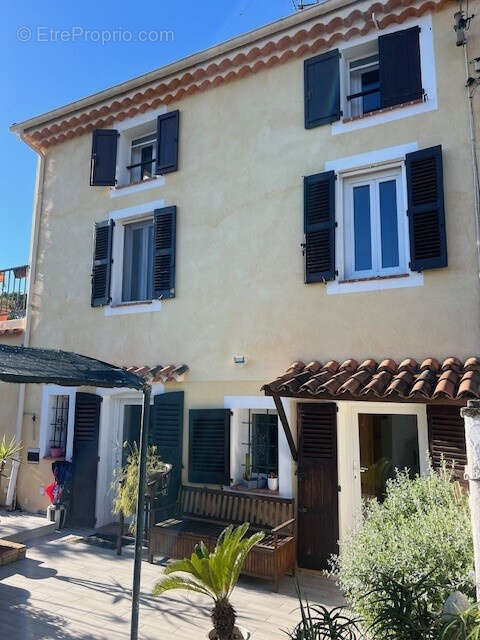 Maison à VALLAURIS