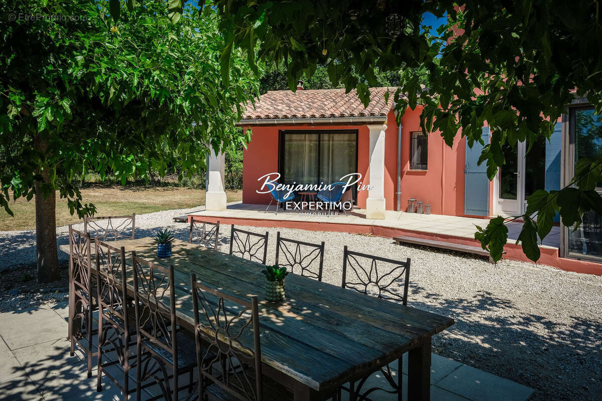 Maison à SAINT-SATURNIN-LES-APT