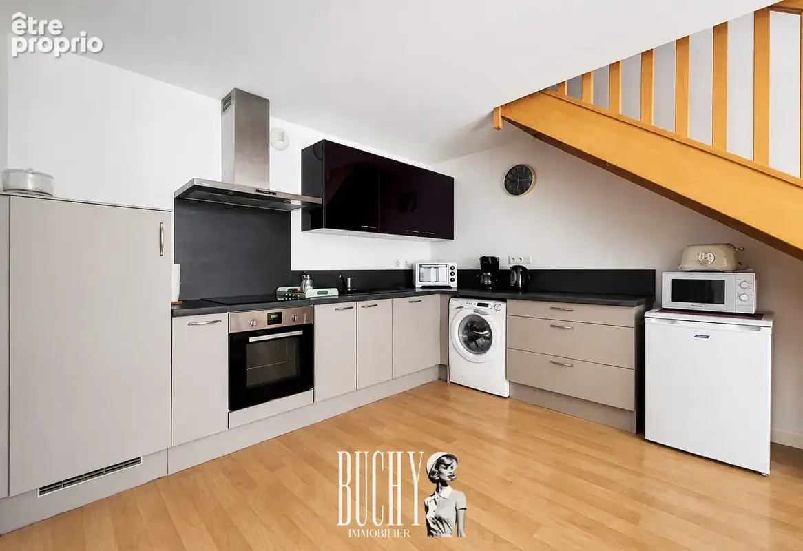 LA CHAUME - Appartement Duplex T4 de 80 m2 avec parking - proximité quai - photo 8