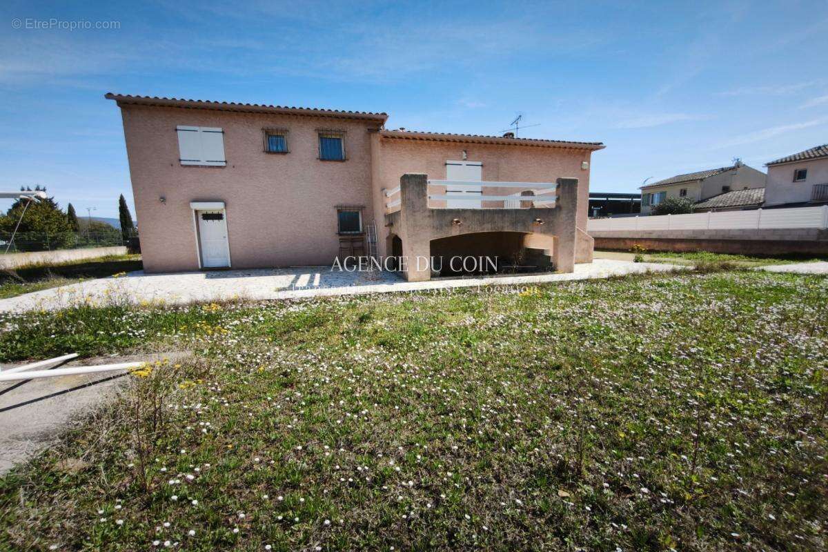 Maison à LE MUY