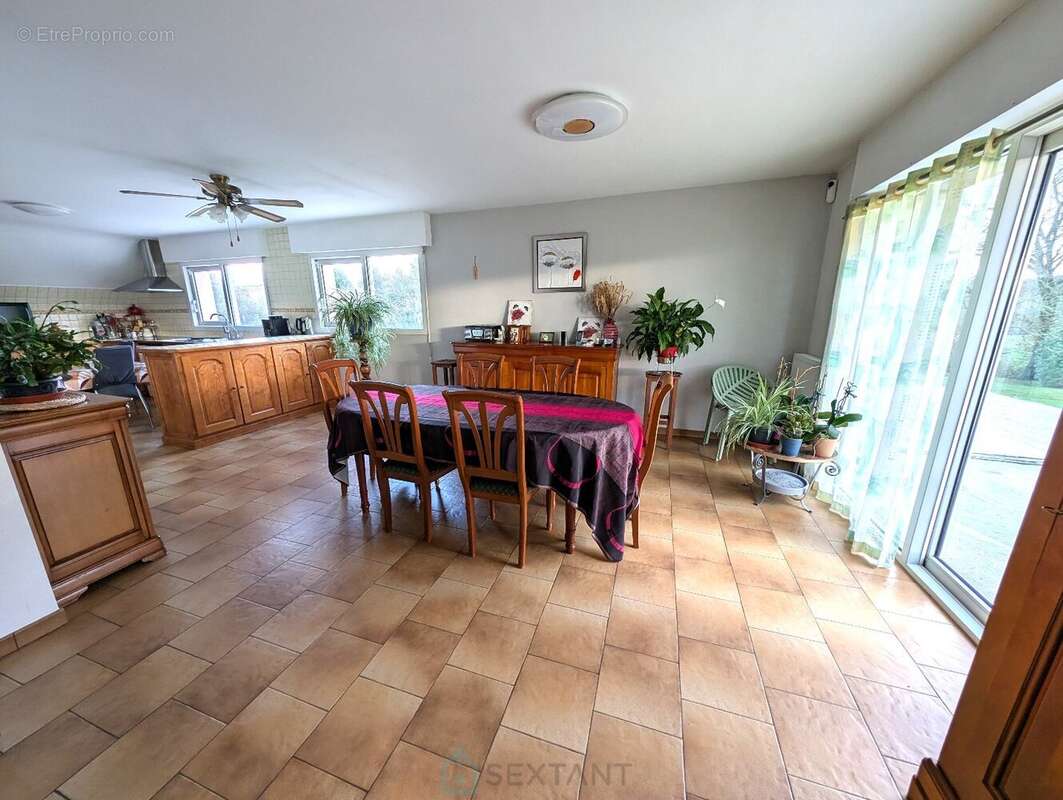 Propriété sur 27 hectares, maison 179 m2, bâtiments de 700 m2 salle de réception et 600 m2 garage - photo 9
