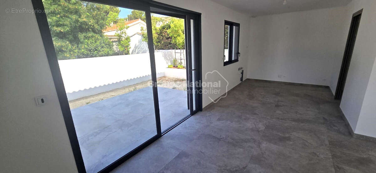 LE ROVE ! VILLA NEUVE de type 4 de 100 m² sur 426 m² de terrain avec terrasse et sous-sol de  50 m² - photo 4