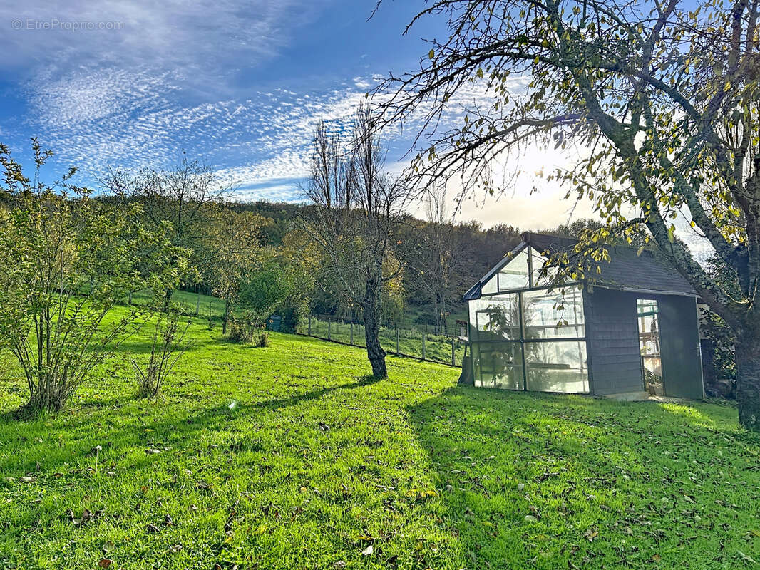 Maison à LISSAC-SUR-COUZE