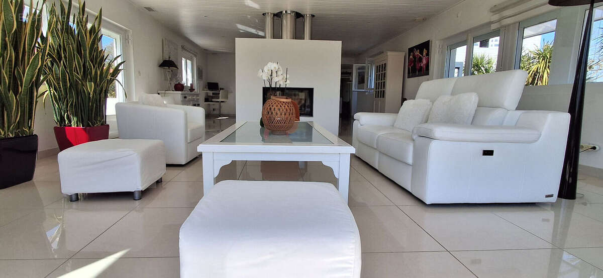 Maison à LE GIROUARD