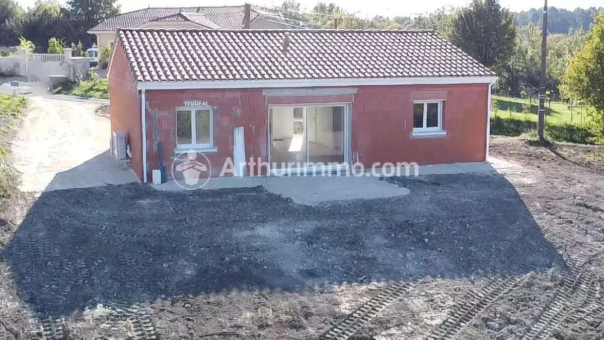 Maison à SAINT-ASTIER