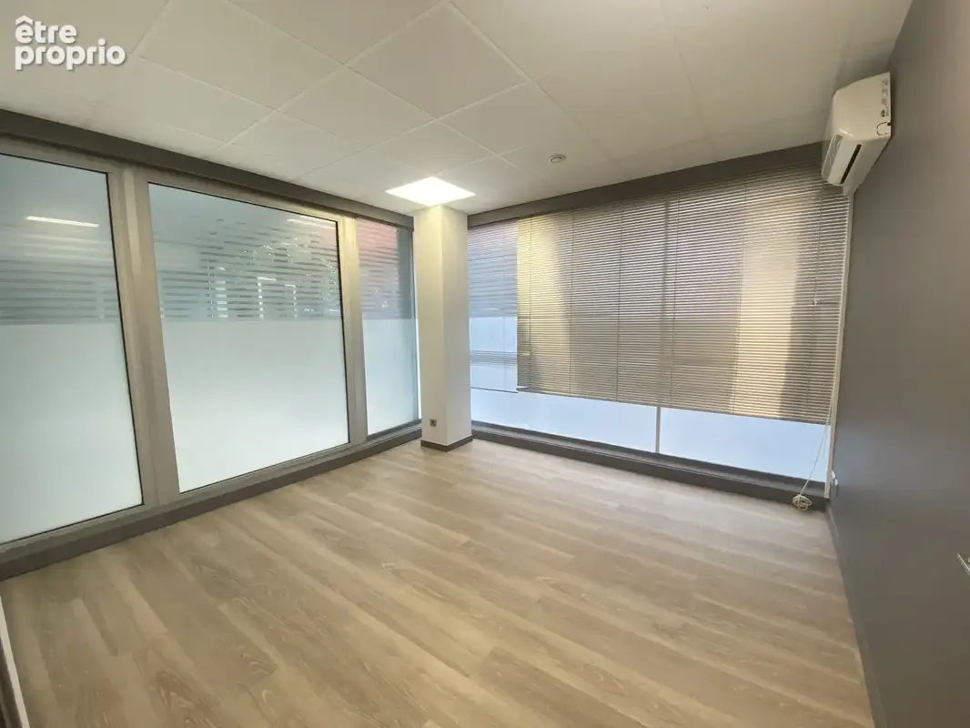 Local commercial 60m2 Allée Jean Jaurès - photo 2