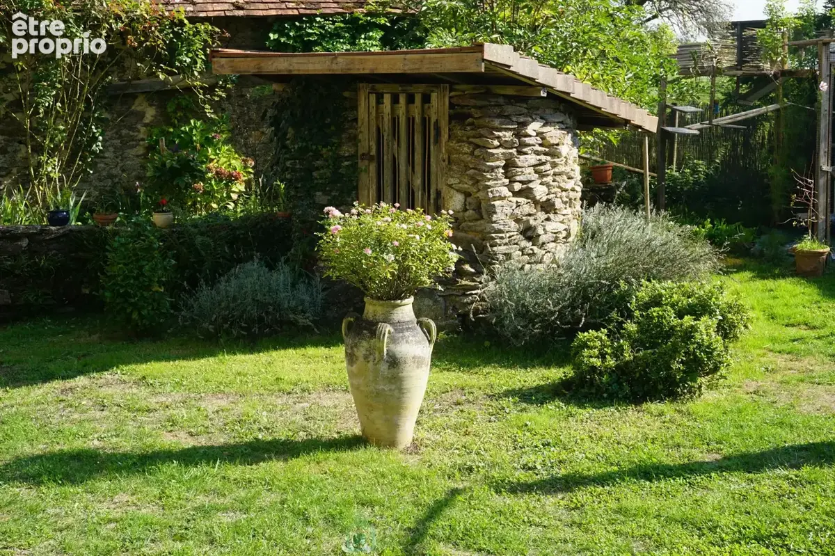 Charmante maison en pierre du XVIIe siècle située au coeur du paisible et pittoresque Périgord vert. - photo 6
