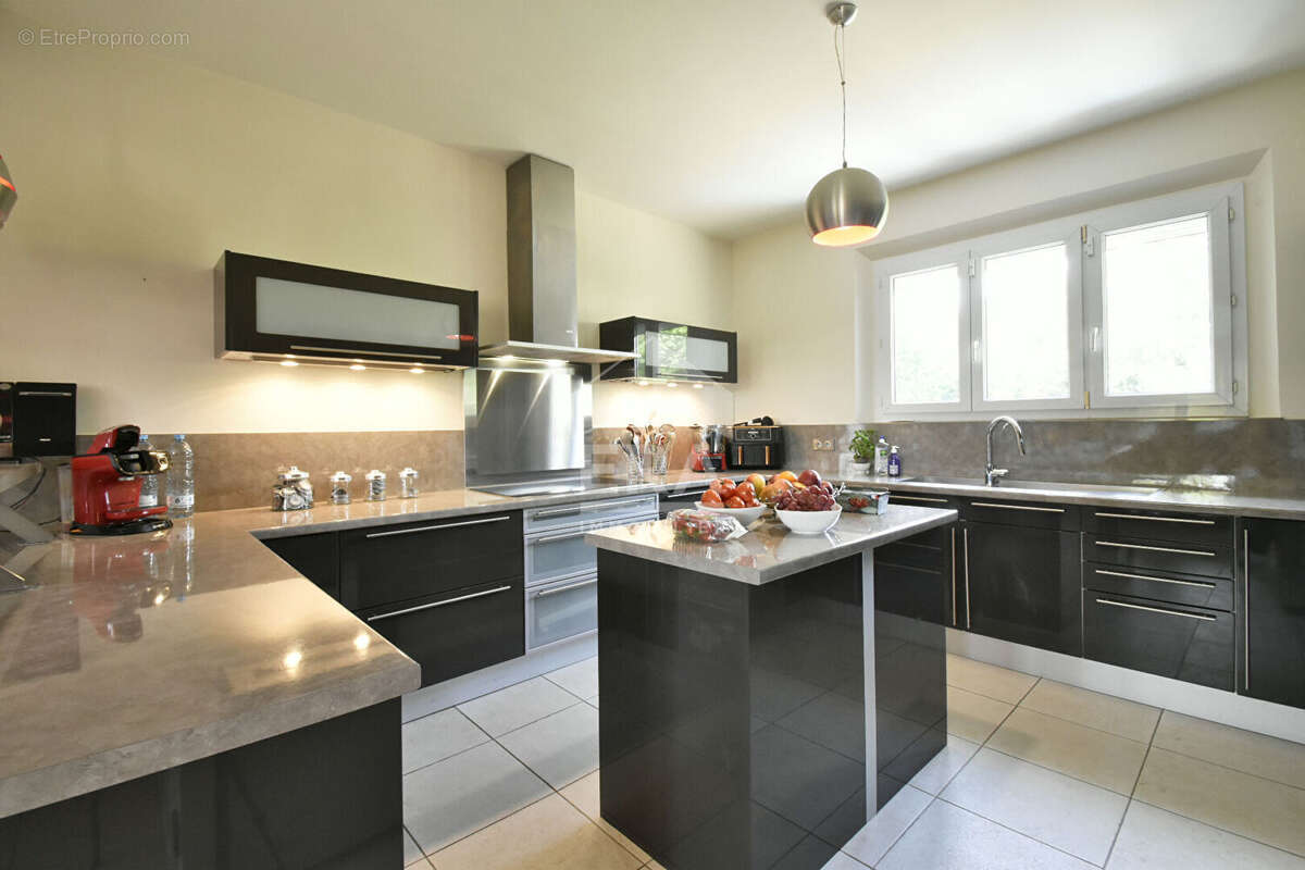 Maison à SAINT-REMY-L'HONORE