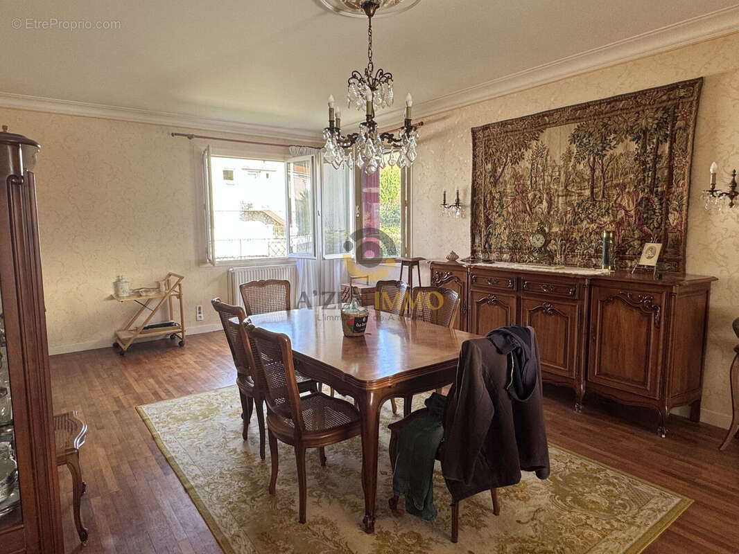 Maison à SECONDIGNY