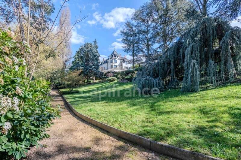 Maison bourgeoise 255 m² entièrement rénovée, parc clos et arboré de 4 303 m² (piscinable), 3 garages, terrasse, jacuzzi - photo 24