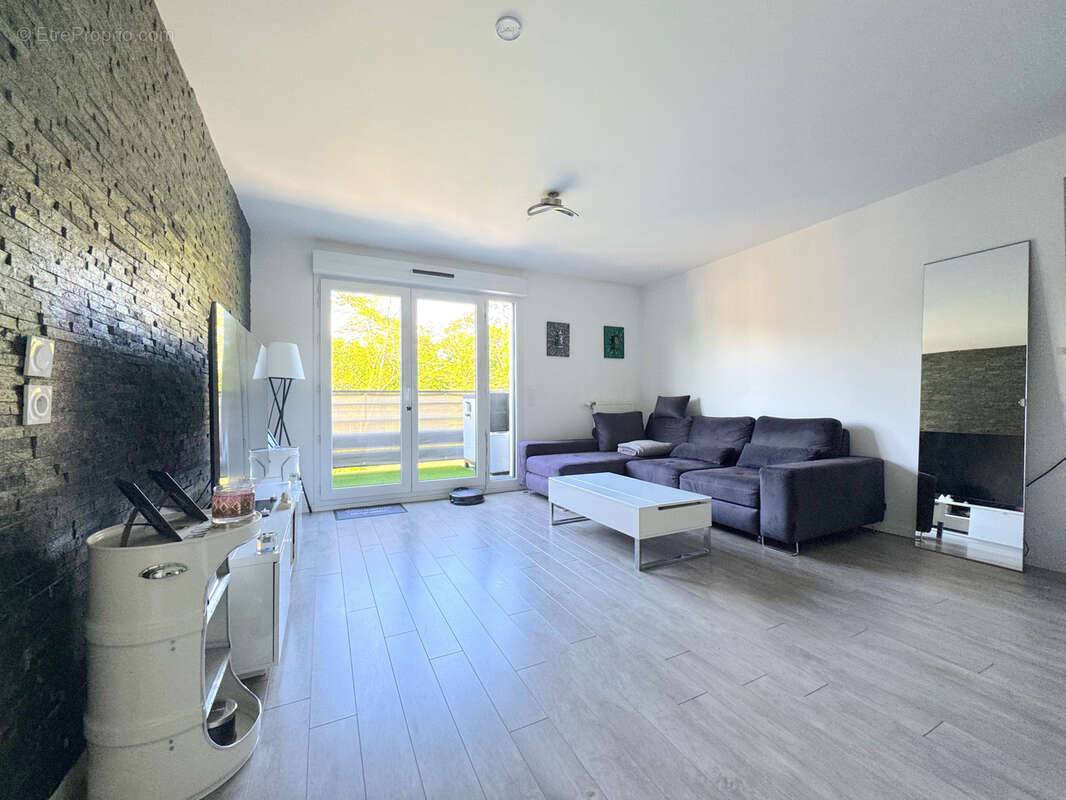 Appartement à L'ETANG-LA-VILLE