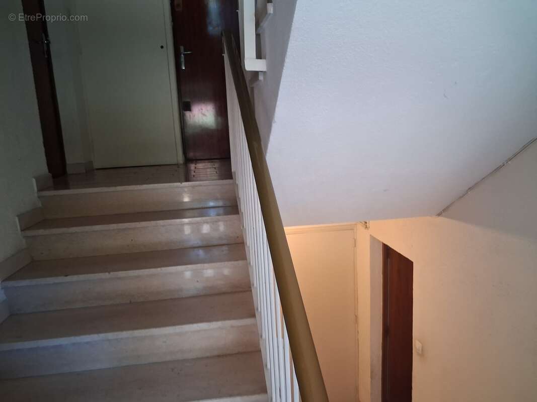 Appartement à SAINT-CYR-SUR-MER