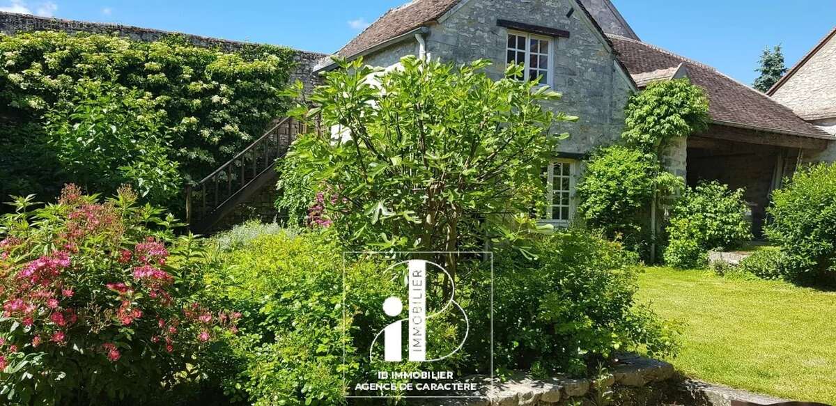 Maison à GREZ-SUR-LOING