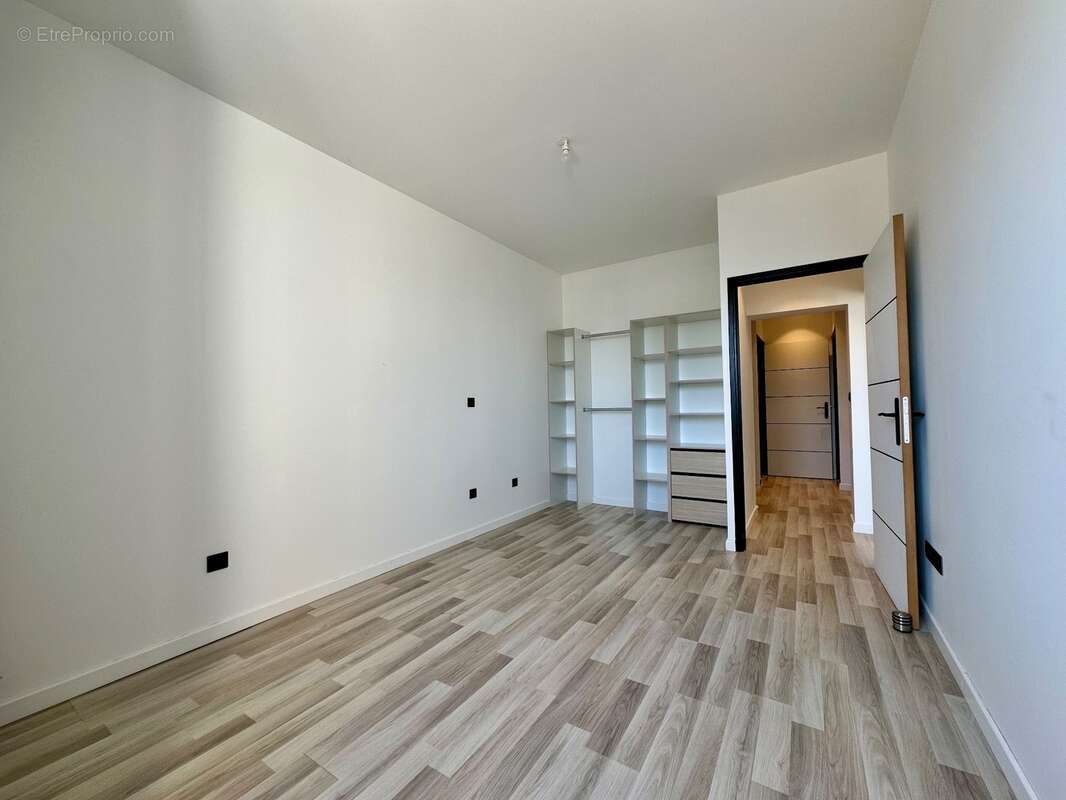 Duplex 100 m2 en rez-de-jardin à vendre 3 pièces FORGES LES BAINS (91) - photo 11