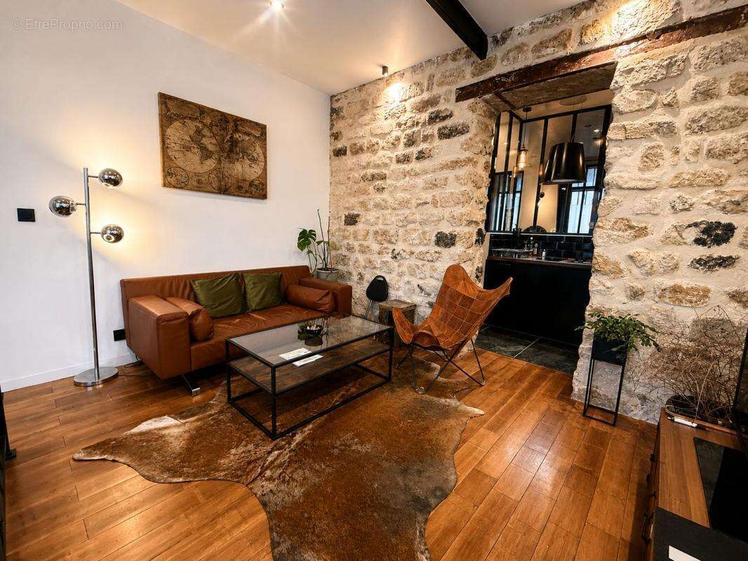 Appartement à PARIS-18E