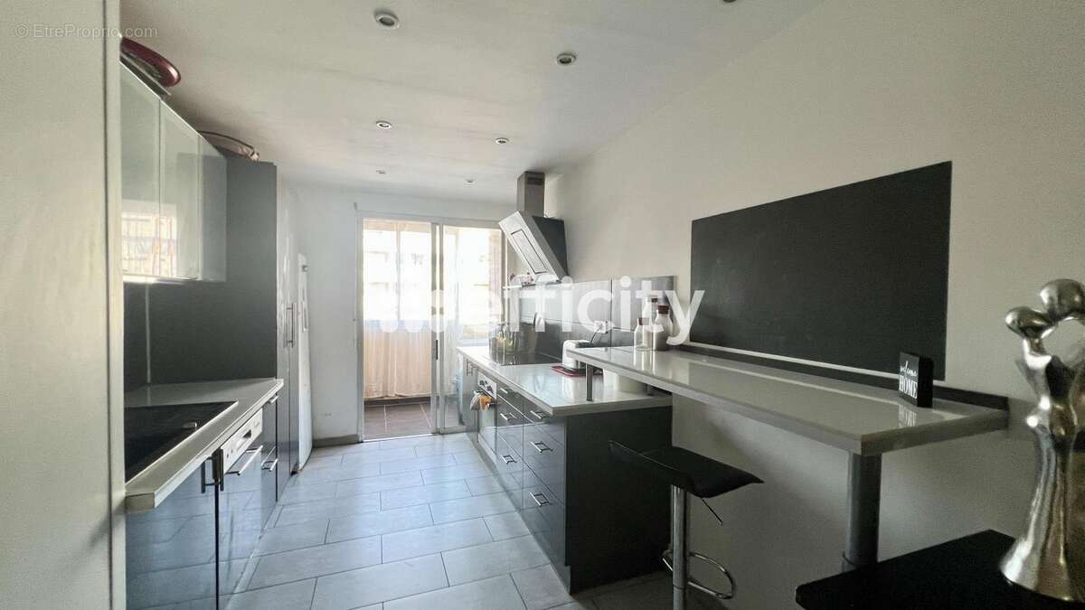 Appartement à MARSEILLE-8E