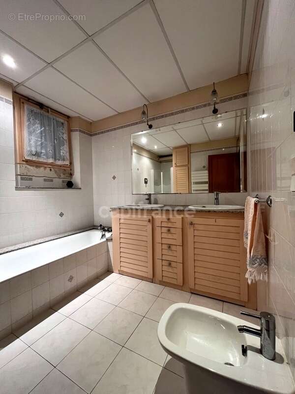 Jolie maison de campagne (320 m2, 9 pièces, 5 chambres) à vendre, sur terrain de 8500 m2, à dix minutes d'Auch (32) - photo 37