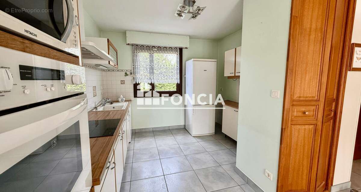 Saint-Apollinaire, très agréable et spacieuse appartement-maison jumelée sur 3 niveaux avec terrasse et jardinet - photo 4