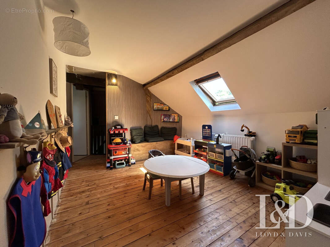 Salle de jeux - Maison à VIERZY