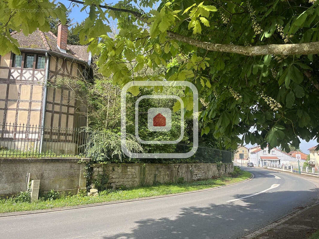 Maison à HAUSSIGNEMONT