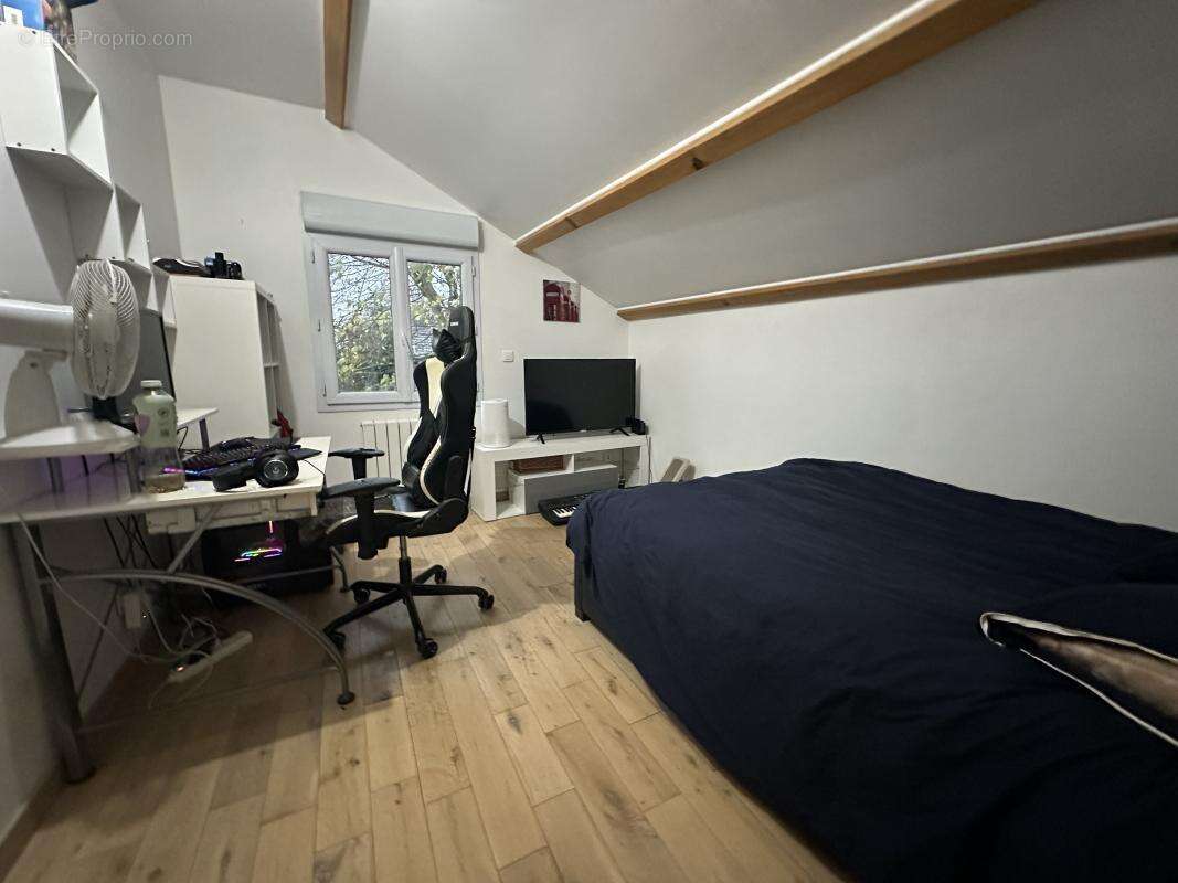 Maison À Vendre alliant modernité et charme de l'ancien - photo 6