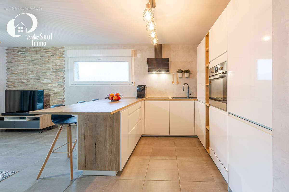 Appartement à POISY