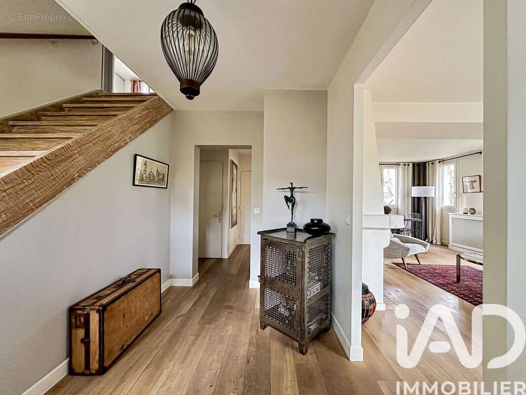 Photo 6 - Maison à LA CELLE-SAINT-CLOUD