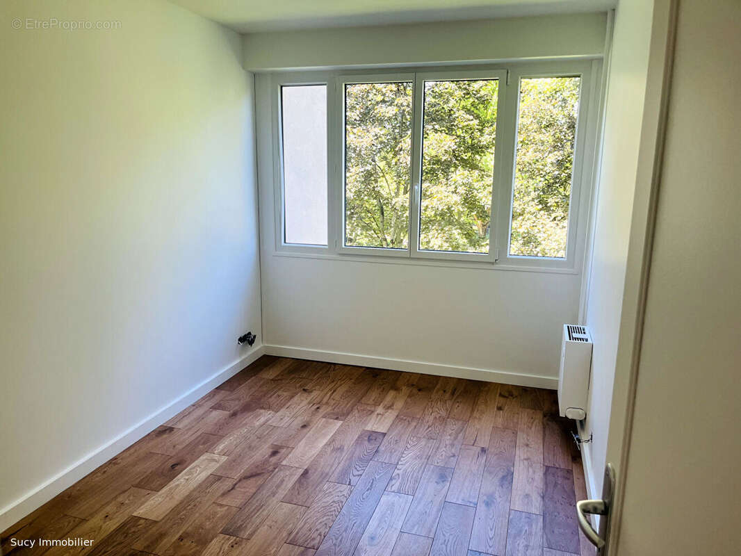 Appartement à CHENNEVIERES-SUR-MARNE