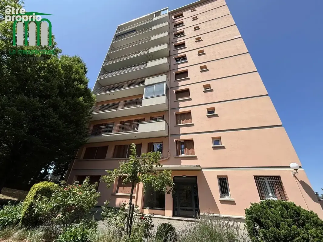 SAINT ETIENNE proche cour Fauriel - Appartement T4 avec cave et garage - photo 16