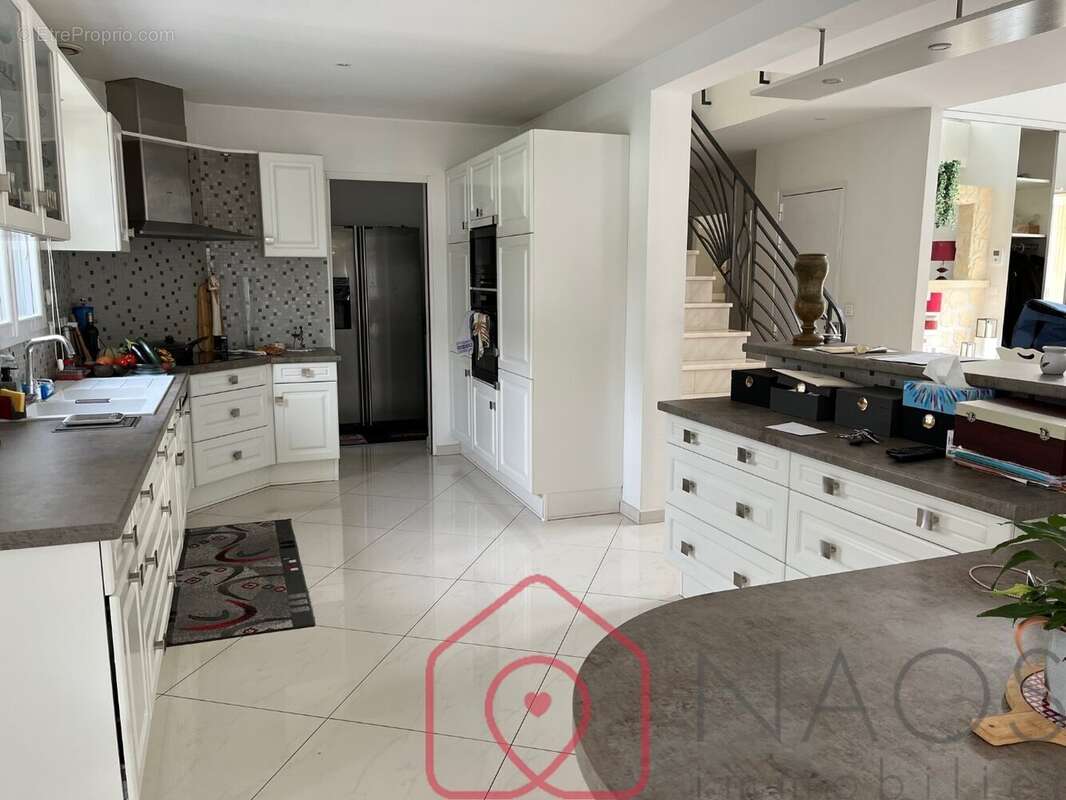 Maison à SAINT-PIERRE-LES-NEMOURS