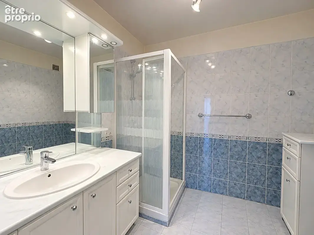 Appartement Hyères - T4 - 80 m2 - Stationnement - Cave - photo 5