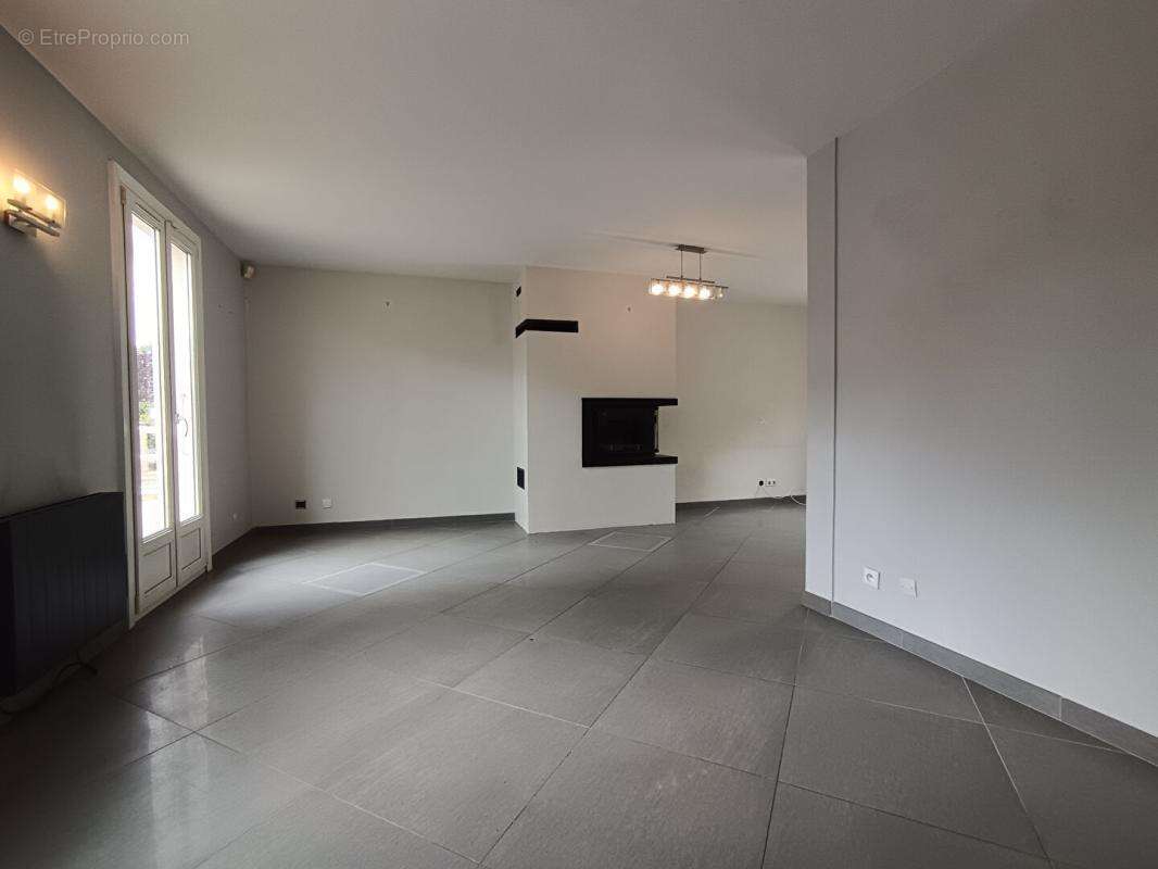 Maison Lamorlaye 5 pièce(s) 101 m2 - photo 4