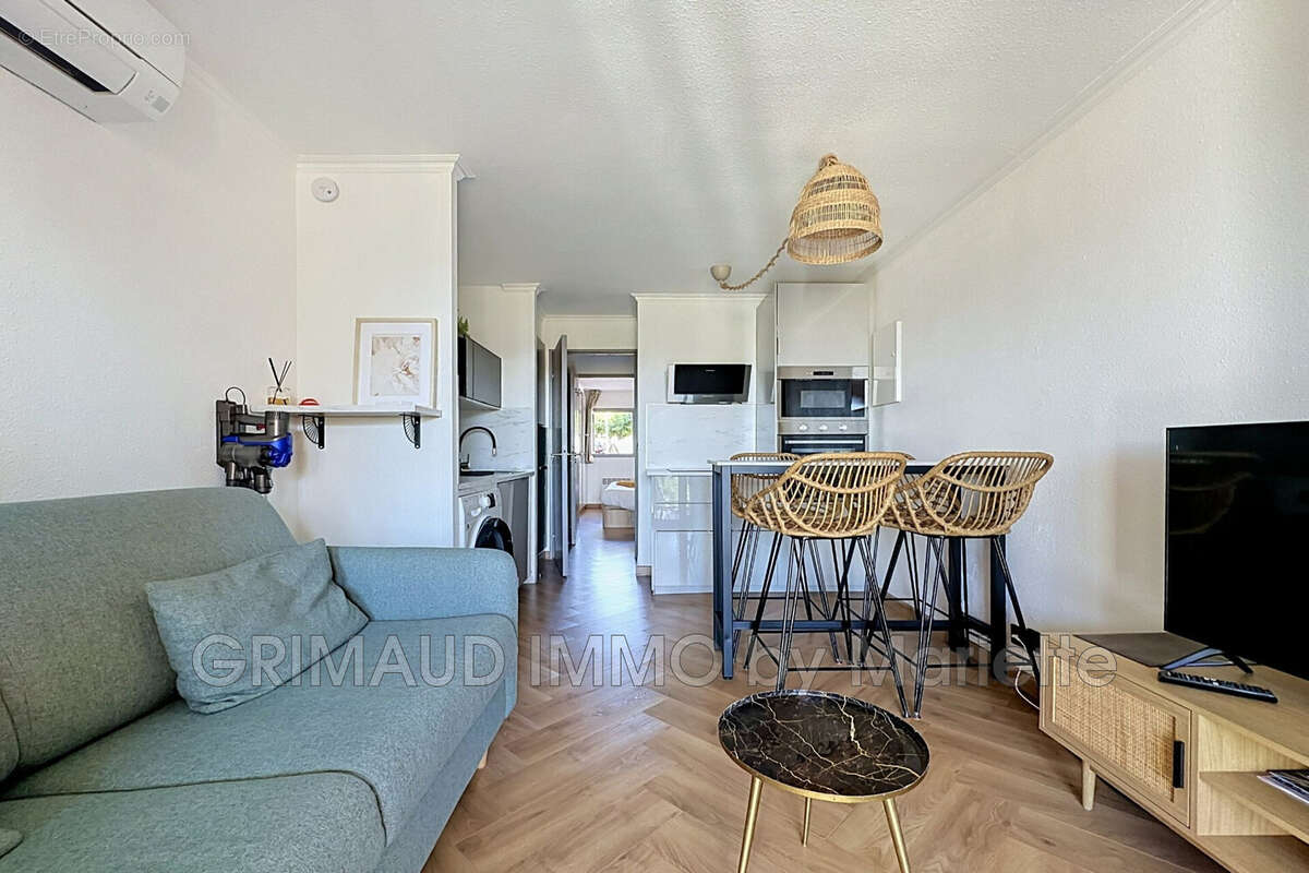 Appartement à GRIMAUD