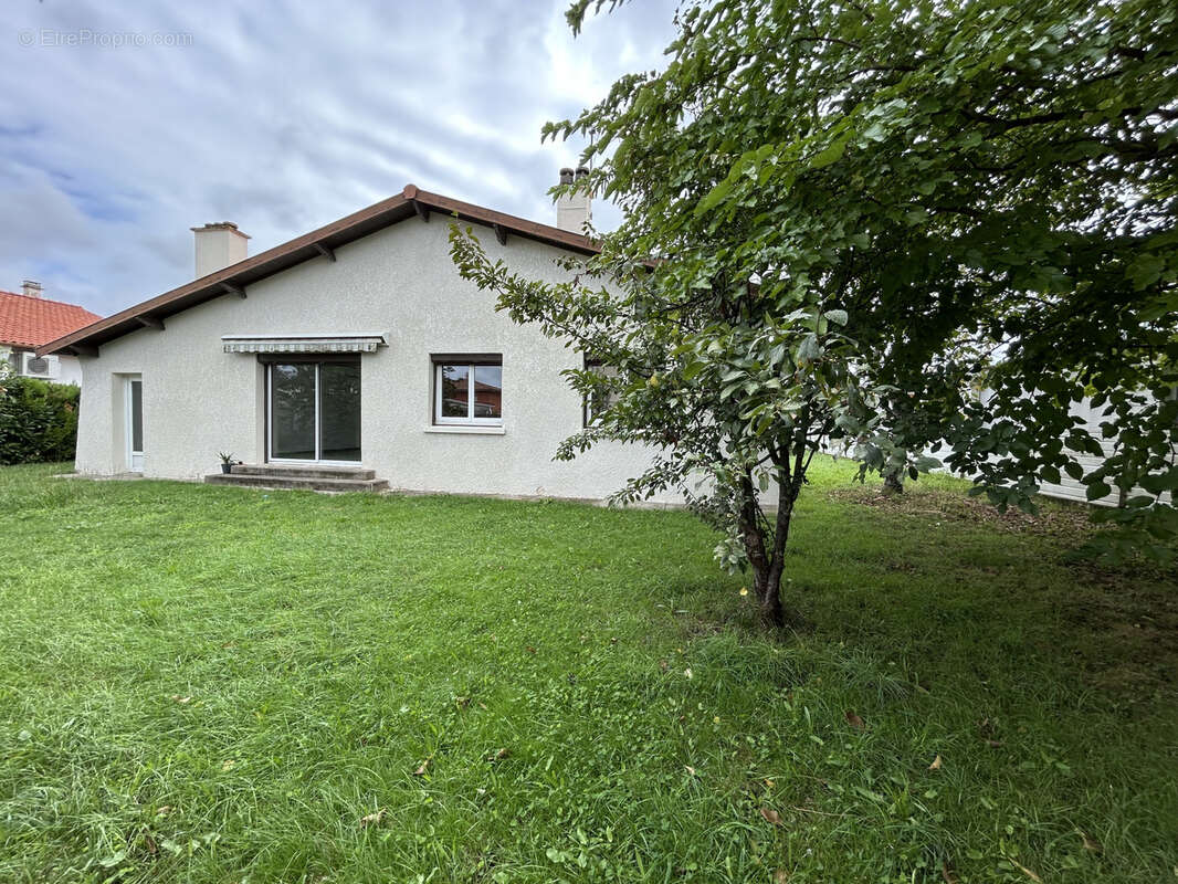 Muret - Occitanie - Maison T5 entièrement rénovée sur terrain de 632 m2 - photo 10