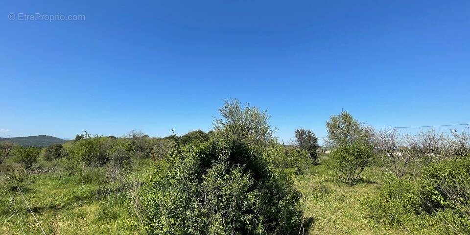 Terrain à MONTPEZAT