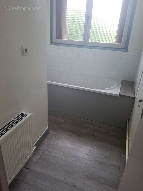 Laon ville basse ref 5296lr appartement t2bis. loué. - photo 4