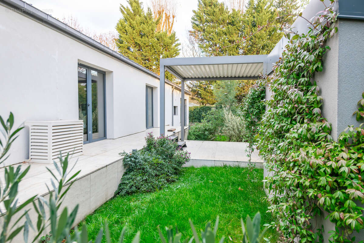 Maison à LA ROCHETTE