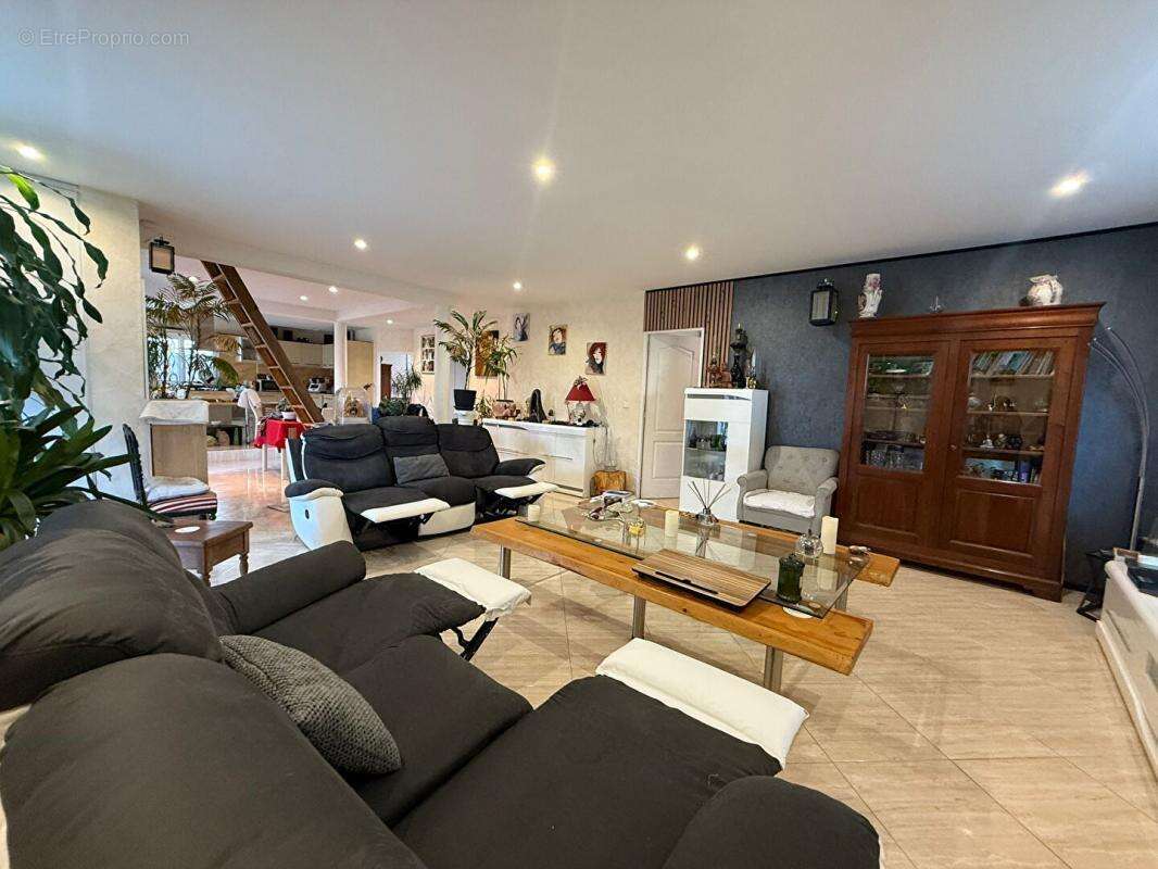 Maison à COULOUNIEIX-CHAMIERS