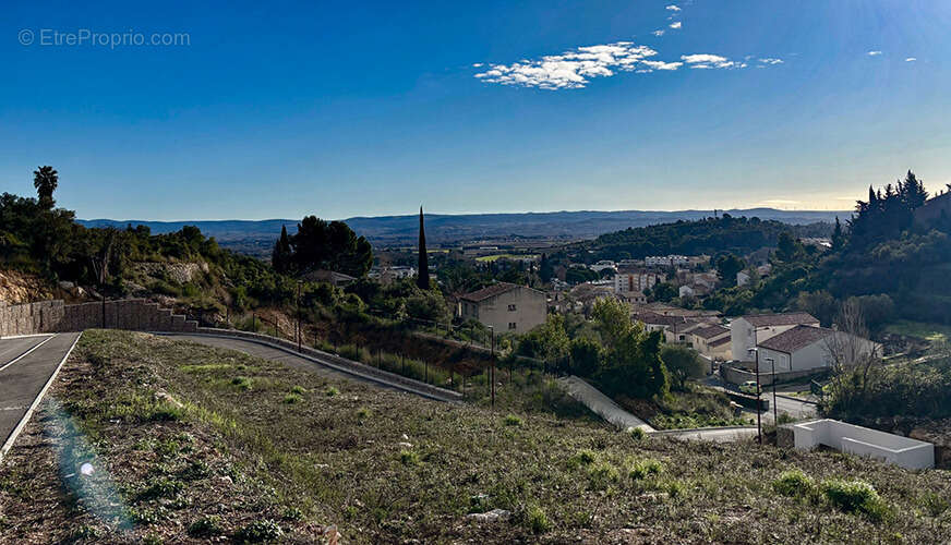 Terrain à CLERMONT-L'HERAULT
