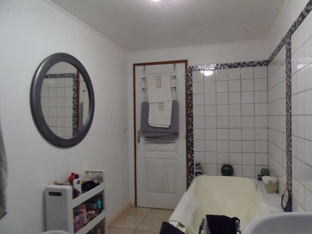 Maison à SAINT-DIZANT-DU-GUA