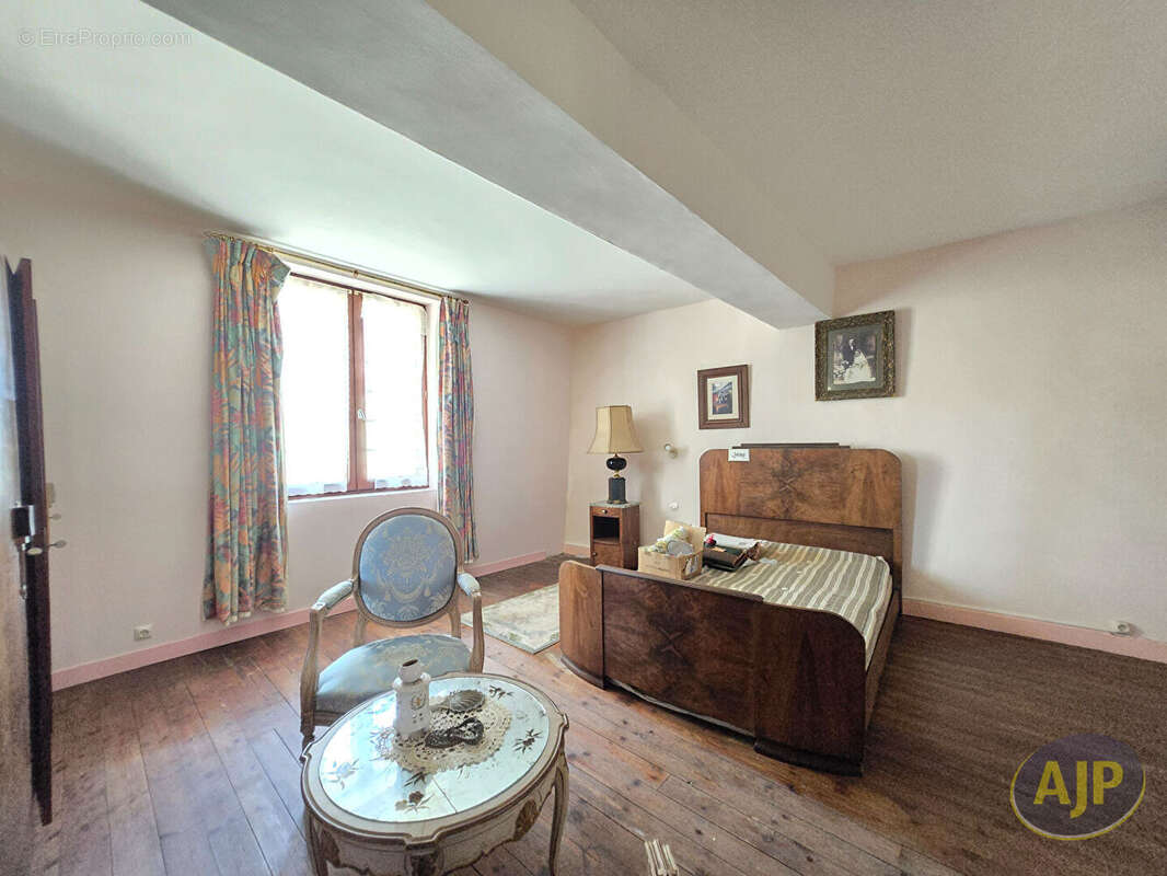 Maison à JOSSELIN