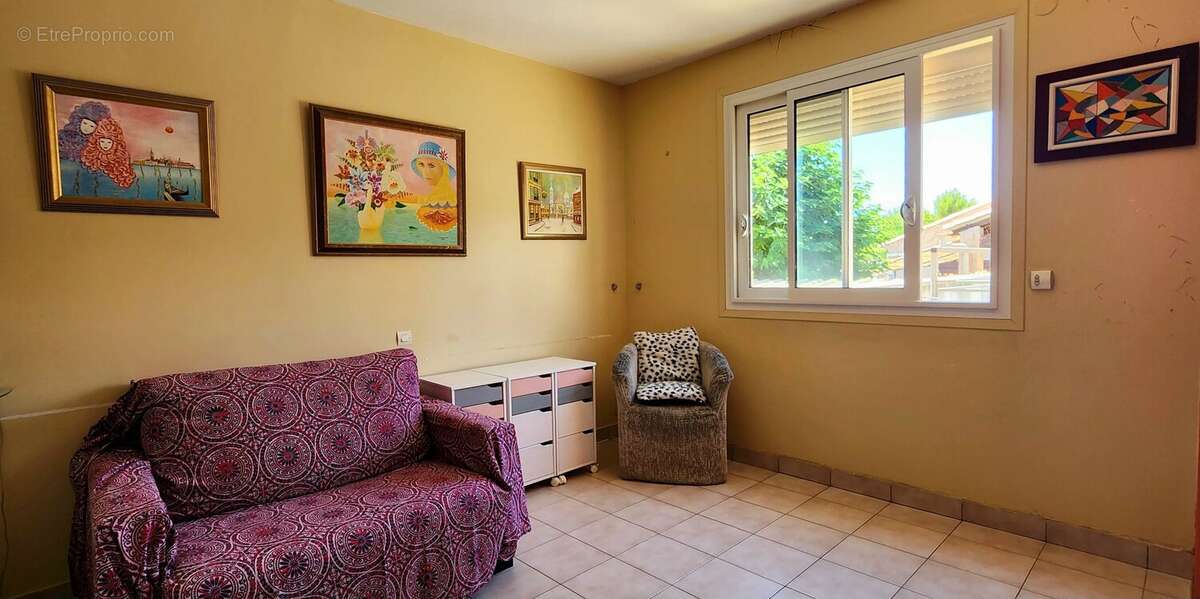 Grande maison divisée en 2 appartements - photo 18