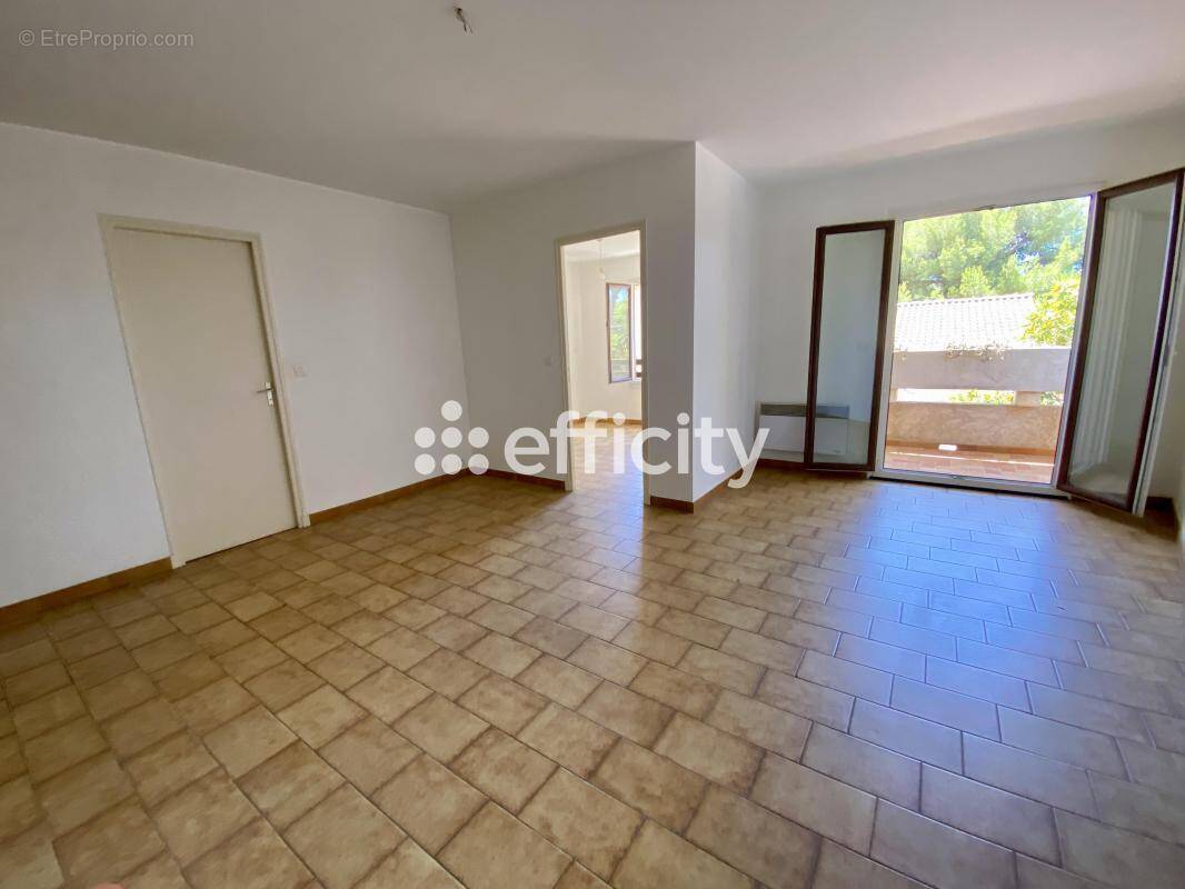 Appartement à SIX-FOURS-LES-PLAGES