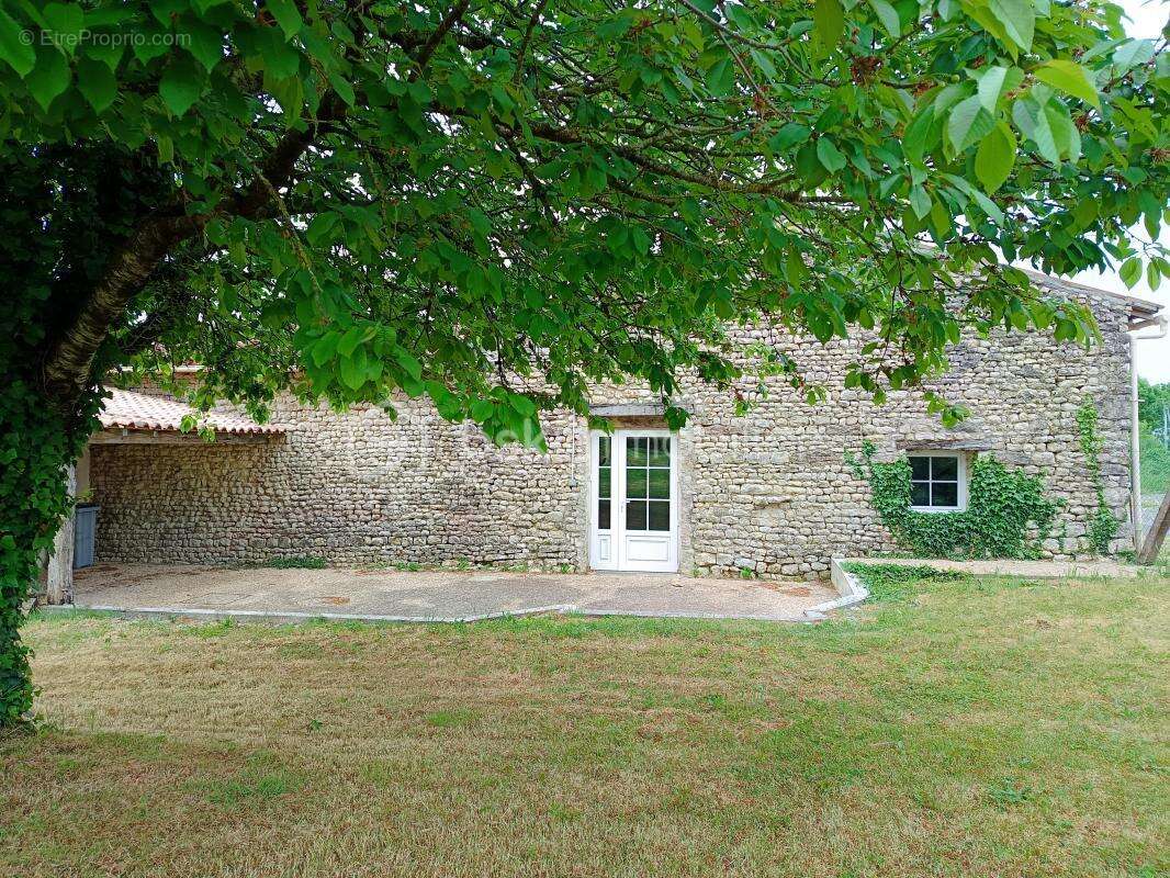  À VENDRE – Charmante maison en pierre à la campagne  - photo 15