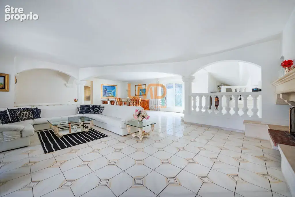 Les Médecins - Maison Familiale -  6/7P - 240M2 + Dépendance - photo 3