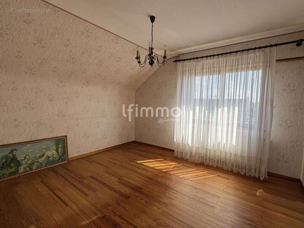 Maison 150 m²,4 chambres, dépendances et charme, Munchhouse - photo 5